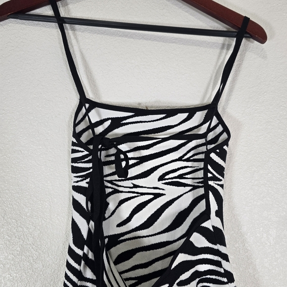 Zara‎ Jacquard Animal Print Zebra Midi Open Back Stretch Knit Dress Size Small - Picture 11 of 13